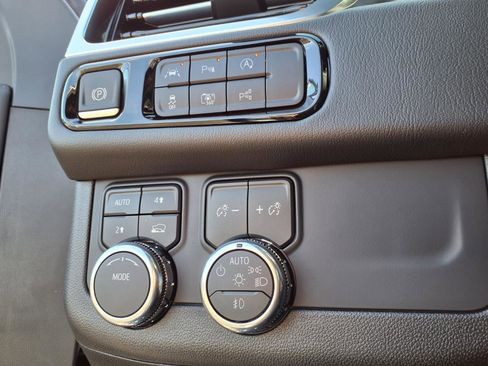 New 2026 GMC Yukon Denali w/ Sun & Power Step Package image 14