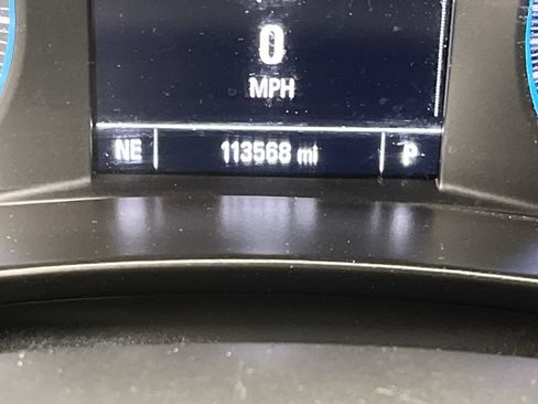 Used 2018 Chevrolet Equinox LT FWD image 14