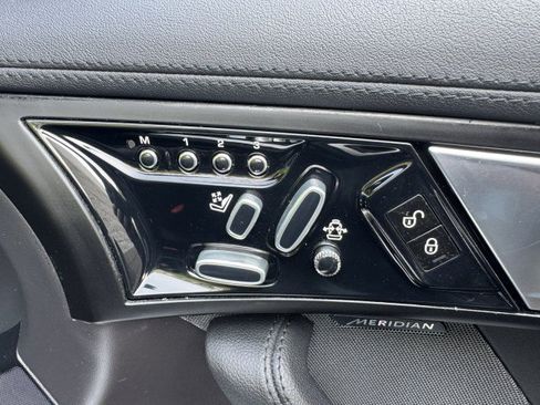 Used 2015 Jaguar F-TYPE S RWD image 29