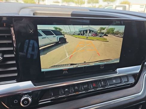 Used 2025 GMC Sierra 1500 SLT image 13