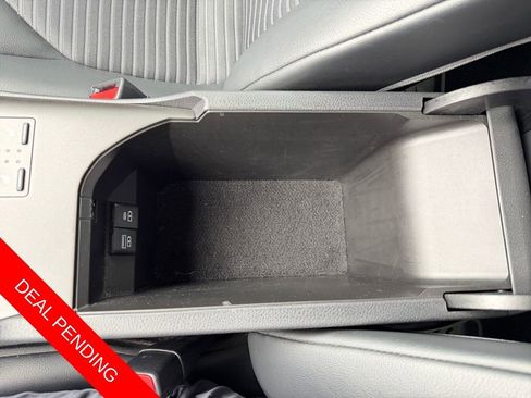 Used 2021 Toyota Camry SE w/ Cold Weather Package image 27