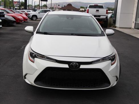Used 2021 Toyota Corolla LE w/ Carpet Mat Package (TMS) FWD image 3