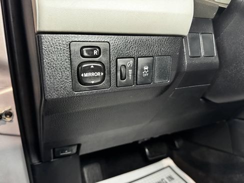 Used 2015 Toyota RAV4 LE FWD image 19