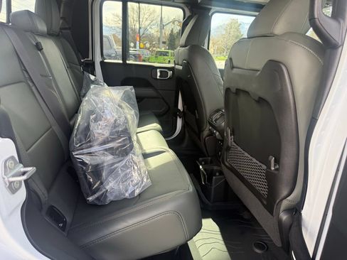 New 2026 Jeep Gladiator Mojave AWD/4WD image 13