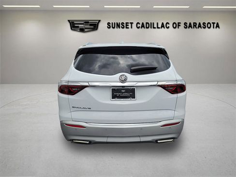 Used 2023 Buick Enclave Essence w/ Experience Buick Package FWD image 5
