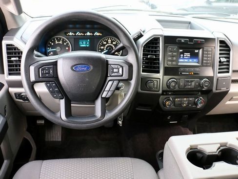 Used 2016 Ford F150 XLT image 25