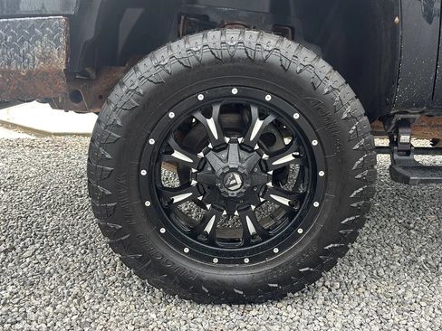 Used 2013 GMC Sierra 2500 Denali w/ Suspension Package, Off-Road AWD/4WD image 13