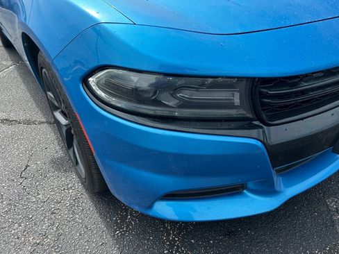 Used 2019 Dodge Charger SXT w/ Blacktop Package RWD image 3
