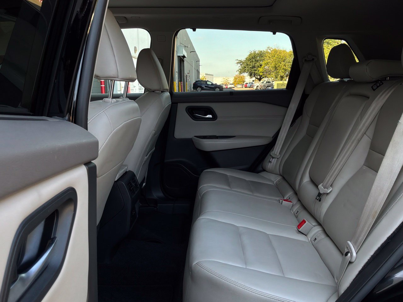 Used 2023 Nissan Rogue SL w/ SL Premium Package FWD image 12