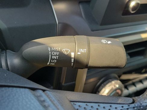 Used 2025 Toyota Tacoma SR5 AWD/4WD image 12