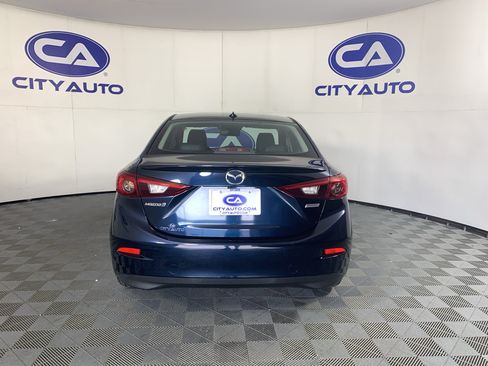 Used 2017 MAZDA MAZDA3 Grand Touring w/ Premium Equipment Package FWD image 4