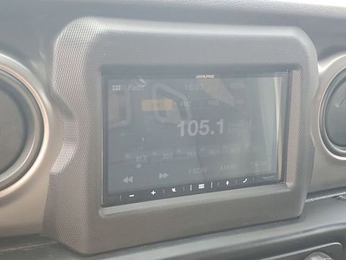 Used 2020 Jeep Wrangler Unlimited Freedom Edition image 16