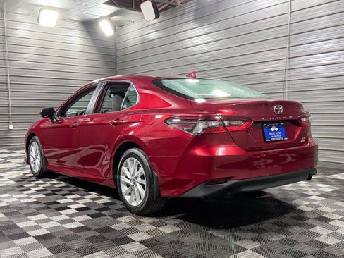 Used 2022 Toyota Camry LE image 7