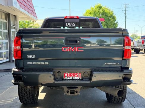 Used 2018 GMC Sierra 2500 Denali w/ Duramax Plus Package AWD/4WD image 4