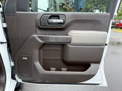 Used 2020 Chevrolet Silverado 2500 LTZ AWD/4WD image 11