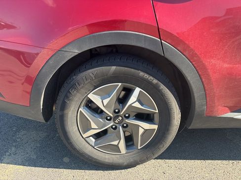 Used 2021 Kia Sorento EX image 4