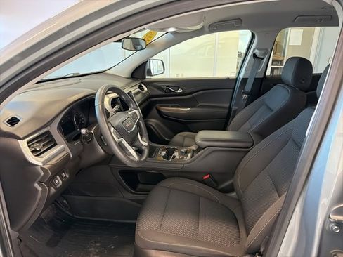 Used 2023 GMC Acadia SLE w/ Driver Convenience Package image 10