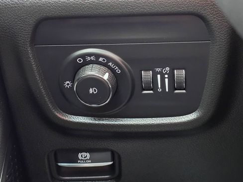 Used 2025 Jeep Grand Cherokee L Limited w/ Luxury Tech Group II AWD/4WD image 31