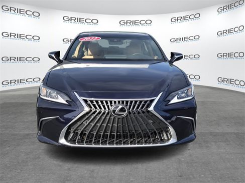 Used 2022 Lexus ES 350 w/ Premium Package image 2