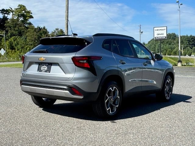 New 2026 Chevrolet Trax LT w/ Driver Confidence Package FWD image 8