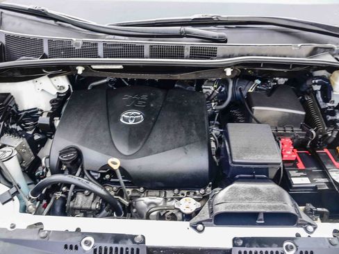 Certified 2020 Toyota Sienna LE image 32