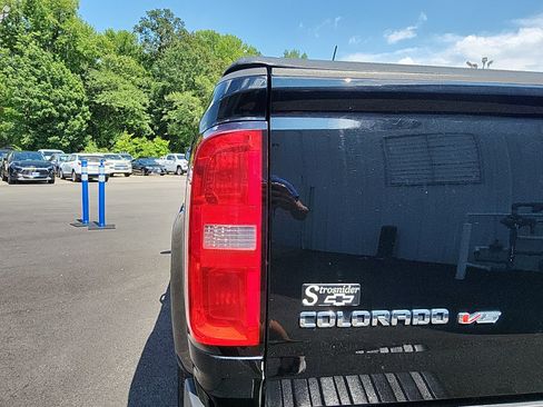Used 2019 Chevrolet Colorado LT AWD/4WD image 13
