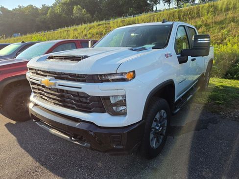 Used 2026 Chevrolet Silverado 2500 Custom w/ Custom Value Package AWD/4WD image 3