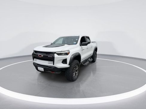 Used 2025 Chevrolet Colorado ZR2 AWD/4WD image 4