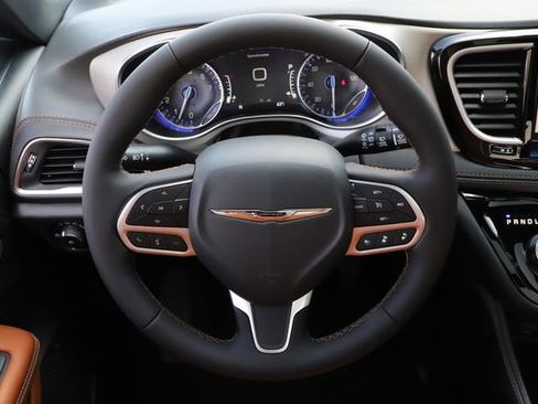 New 2026 Chrysler Pacifica Pinnacle AWD/4WD image 27