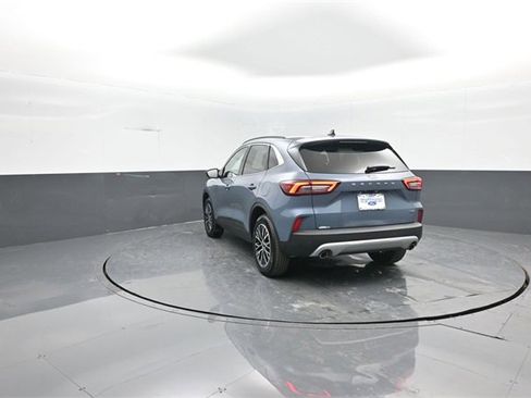 Certified 2025 Ford Escape Base image 5