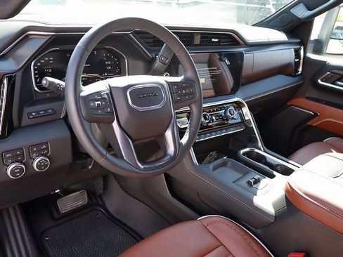 Used 2024 GMC Sierra 3500 Denali Ultimate image 13