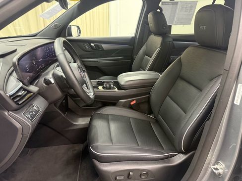 Certified 2025 Buick Enclave Sport Touring image 30