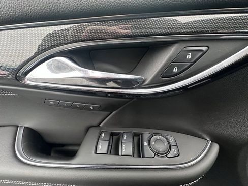 Used 2022 Buick Envision Essence w/ Safety Package image 10