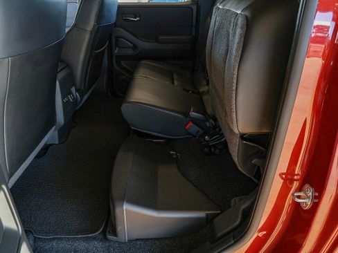 Used 2024 Nissan Frontier SL w/ Technology Package image 30