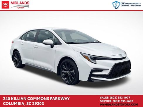 Used 2026 Toyota Corolla SE FWD image 1