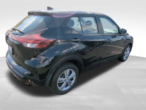 New 2025 Nissan Kicks Play S image 8