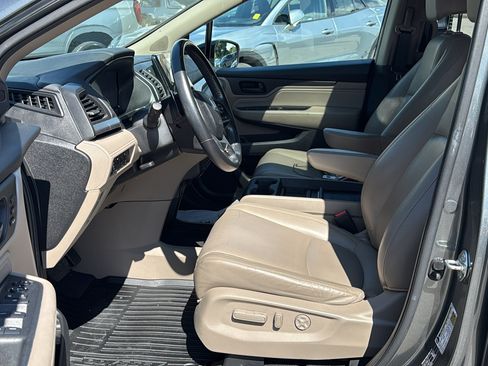 Used 2018 Honda Odyssey Touring image 8