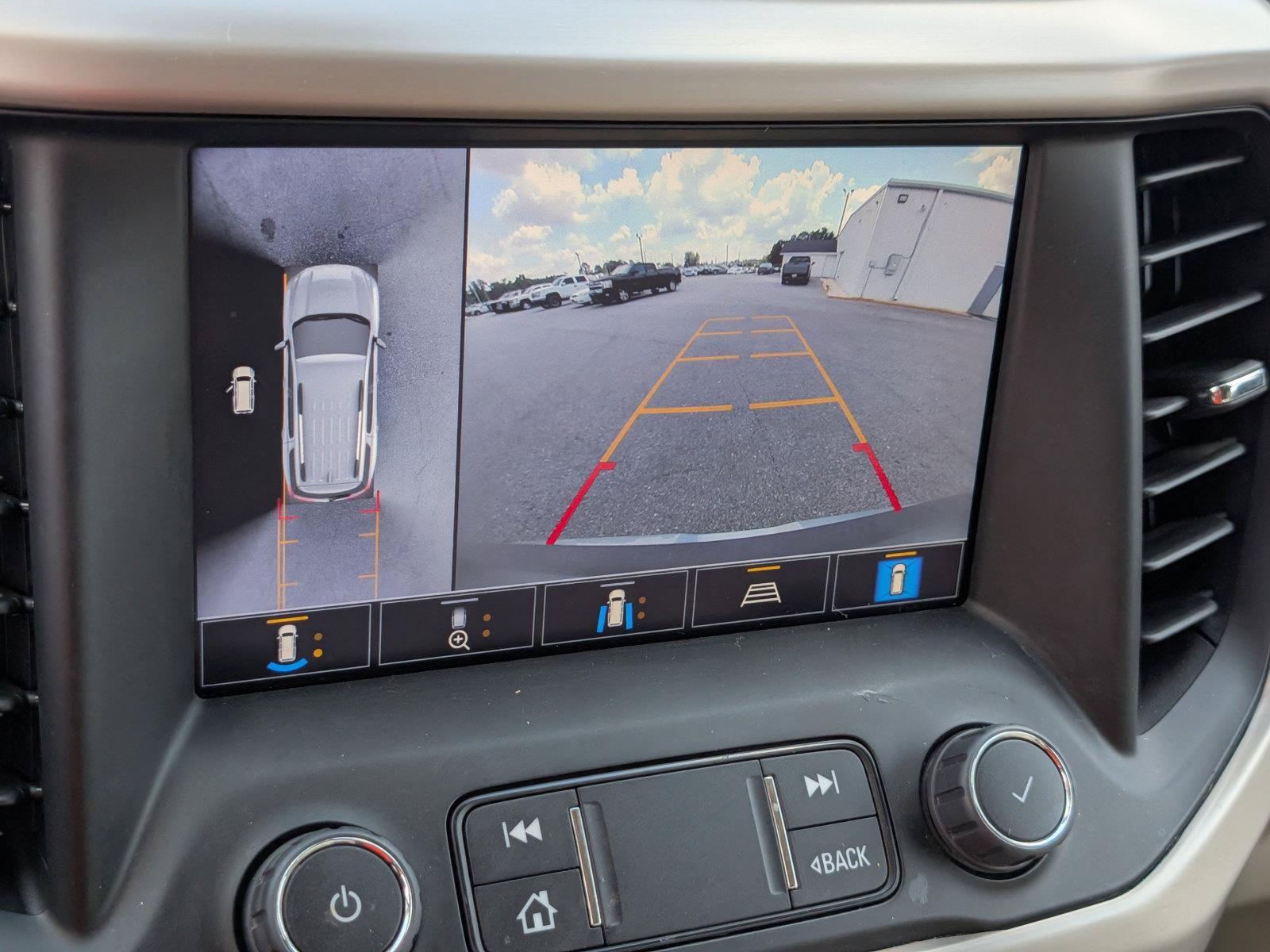 Used 2023 GMC Acadia Denali w/ Denali Technology Package FWD image 25