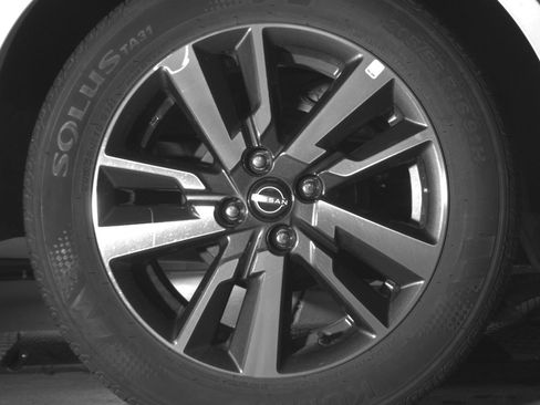 Used 2025 Nissan Versa SV image 15