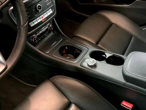 Used 2020 Mercedes-Benz GLA 250 image 15