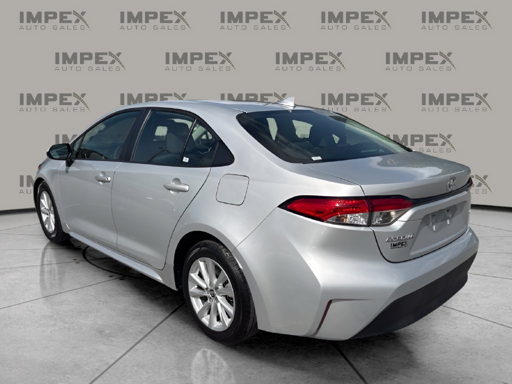 Used 2024 Toyota Corolla LE w/ LE Convenience Package FWD image 3