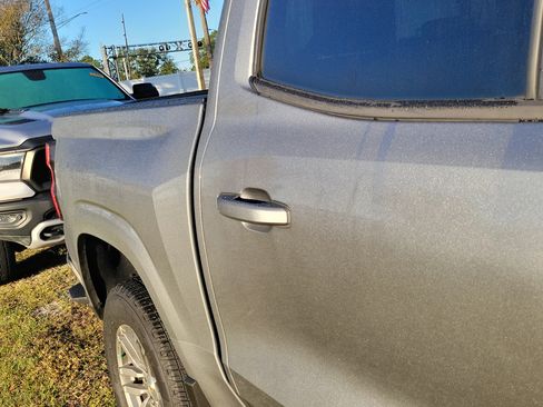 Used 2023 Chevrolet Colorado LT w/ LT Convenience Package image 14