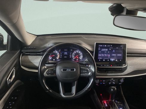 Used 2022 Jeep Compass Latitude w/ Sun and Sound Group image 17