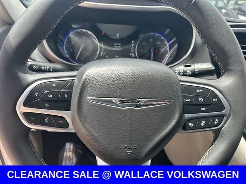 Used 2024 Chrysler Pacifica Touring-L FWD image 14