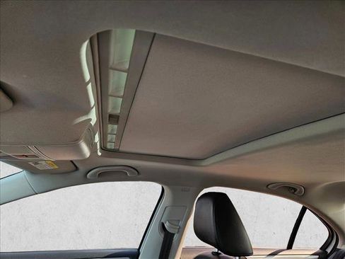 Used 2017 Volkswagen Jetta SE image 15