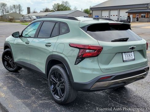 New 2026 Chevrolet Trax ACTIV w/ Sunroof Package FWD image 7