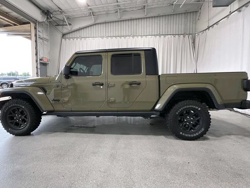 Used 2025 Jeep Gladiator Sport AWD/4WD image 26