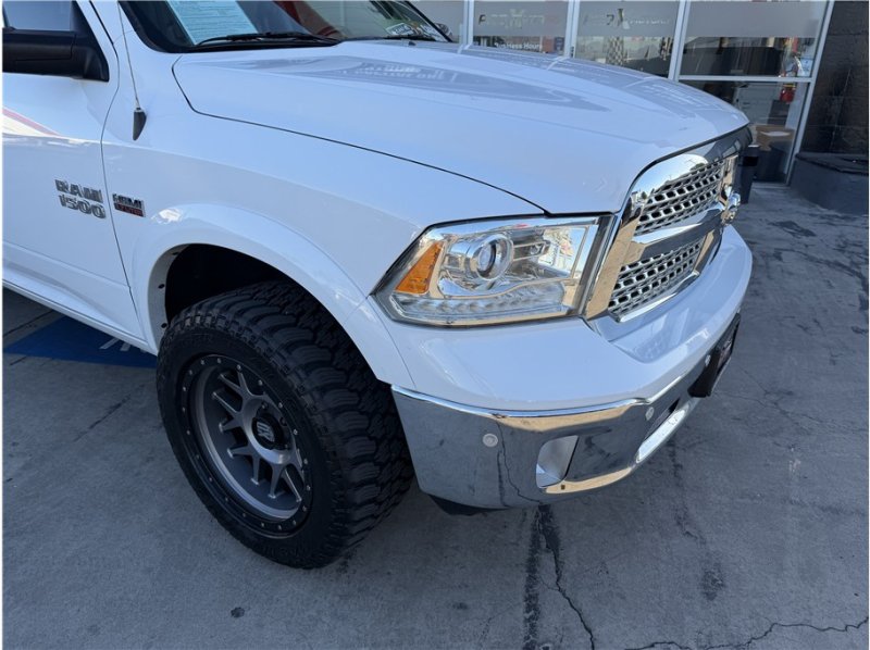 Used 2018 RAM 1500 Laramie w/ Convenience Group AWD/4WD image 7