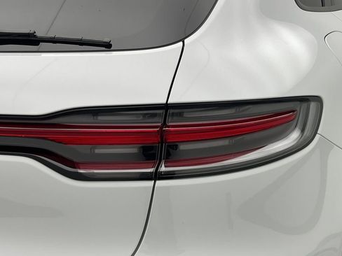 Used 2025 Porsche Macan image 38