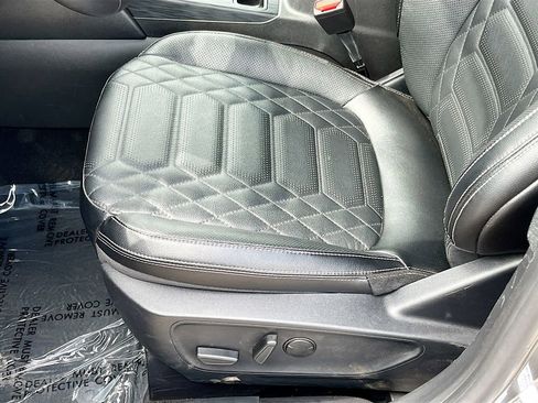 Used 2024 Ford Escape Platinum w/ Premium Technology Package AWD/4WD image 20